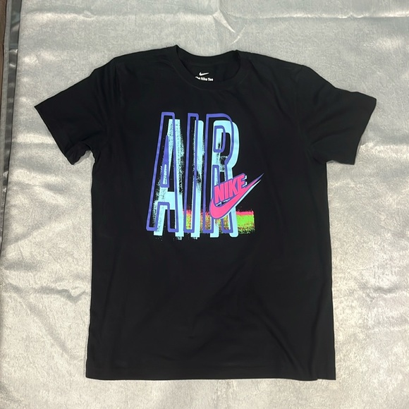 The Nike Tee Unisex - Picture 1 of 4